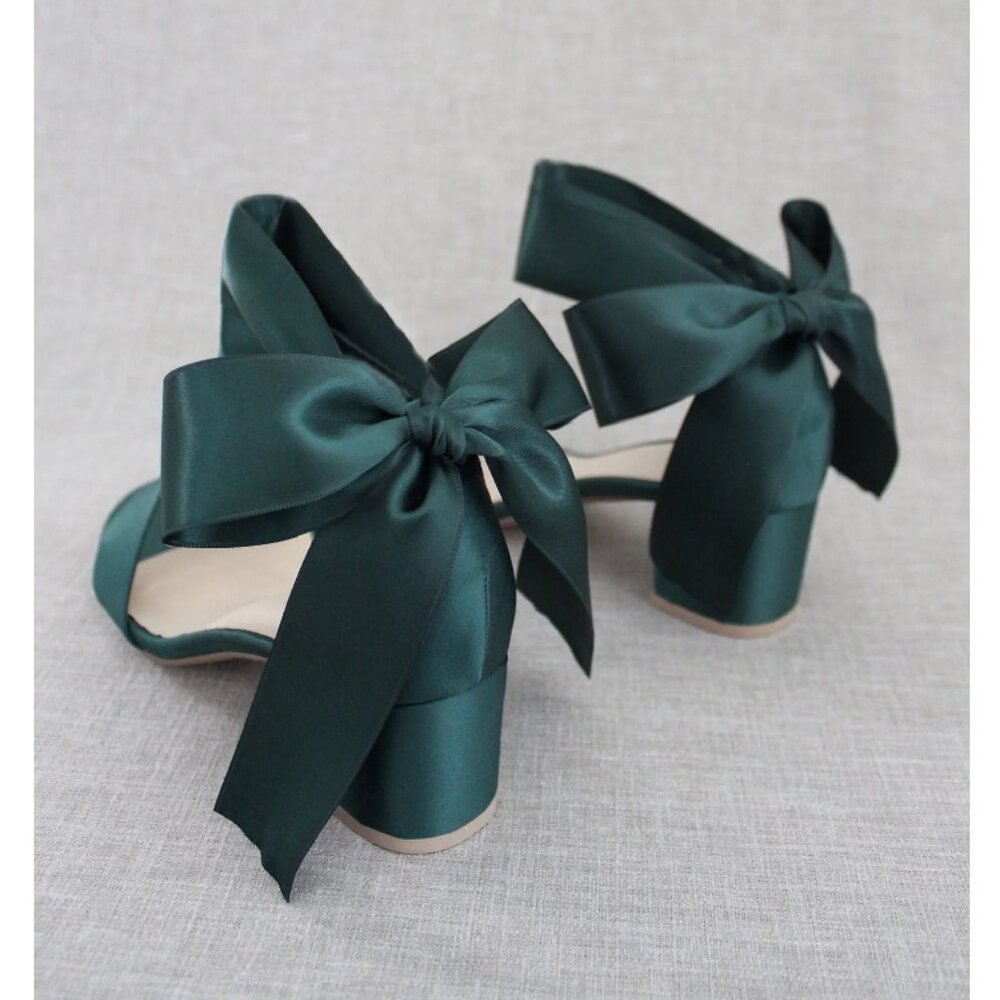 Kailee P Naomi Satin Block Heel Sandal with Wrapped Ribbon Tie Green Size 9 NIB - Picture 2 of 2